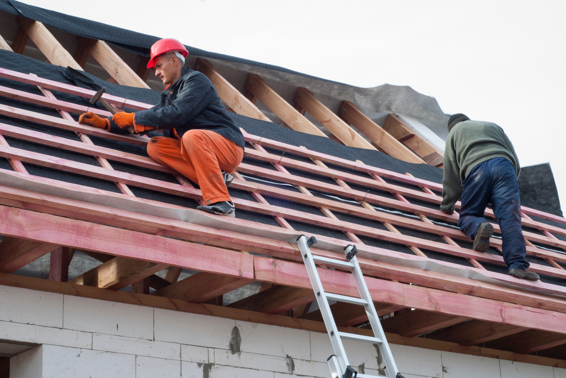 H4 Roofing & Construction crew installing a new roof in Dayton, Ohio
