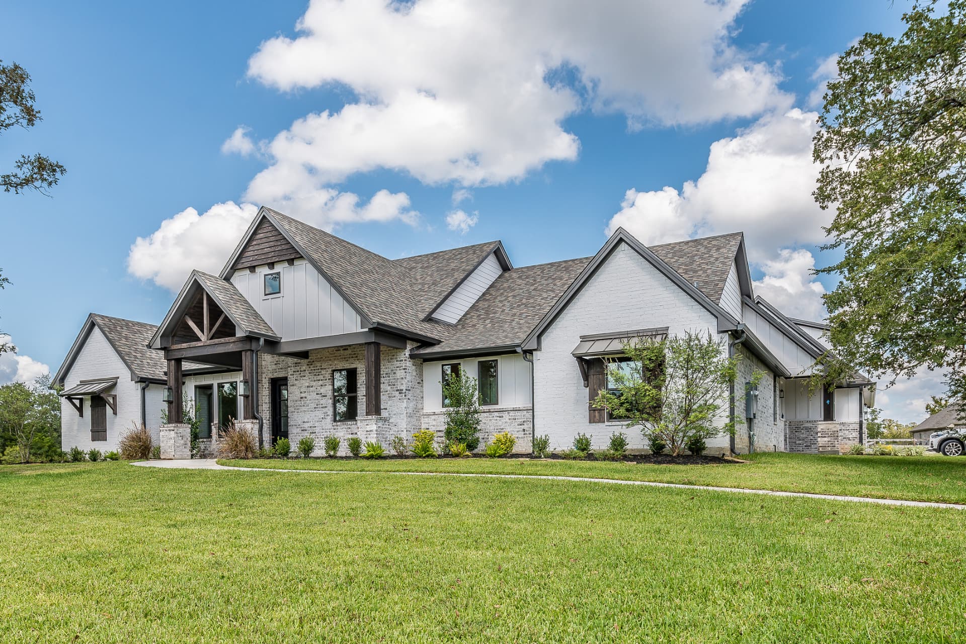 Completed roofing project in the Dayton, Ohio area by H4 Roofing & Construction