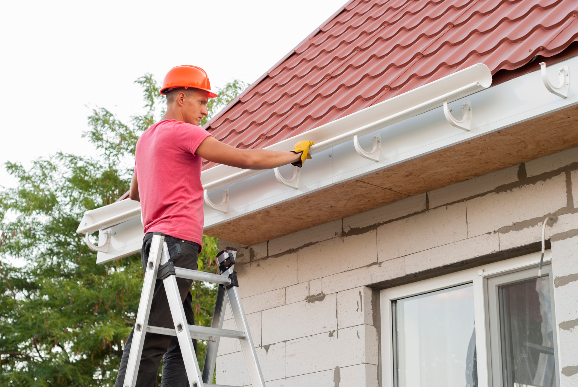 Gutter Replacement in Dayton, OH by H4 Roofing & Construction